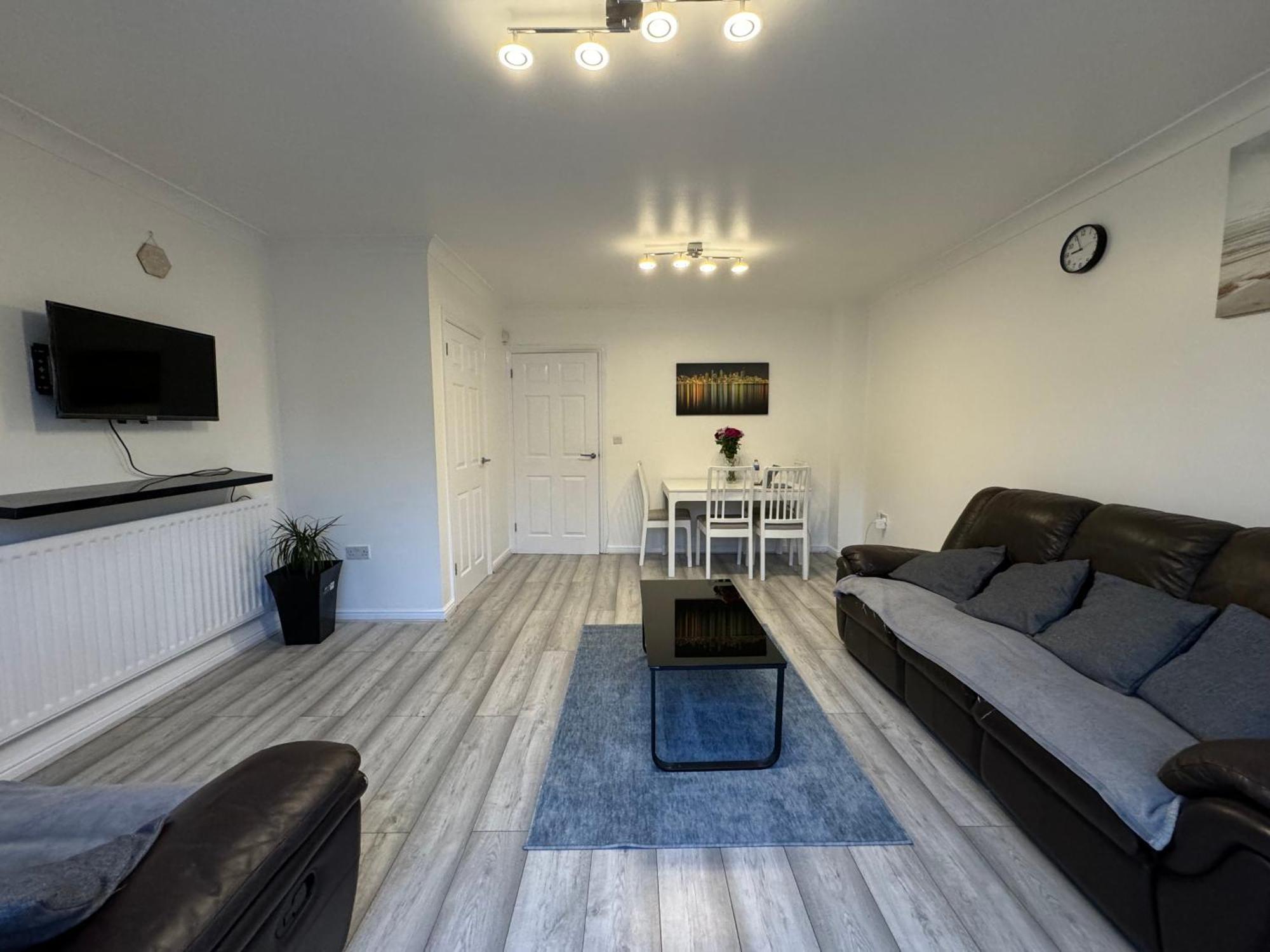 Spacious 3 Bedroom Home, With Private Driveway 5 Minutes From Excel Centre & Custom House لندن المظهر الخارجي الصورة