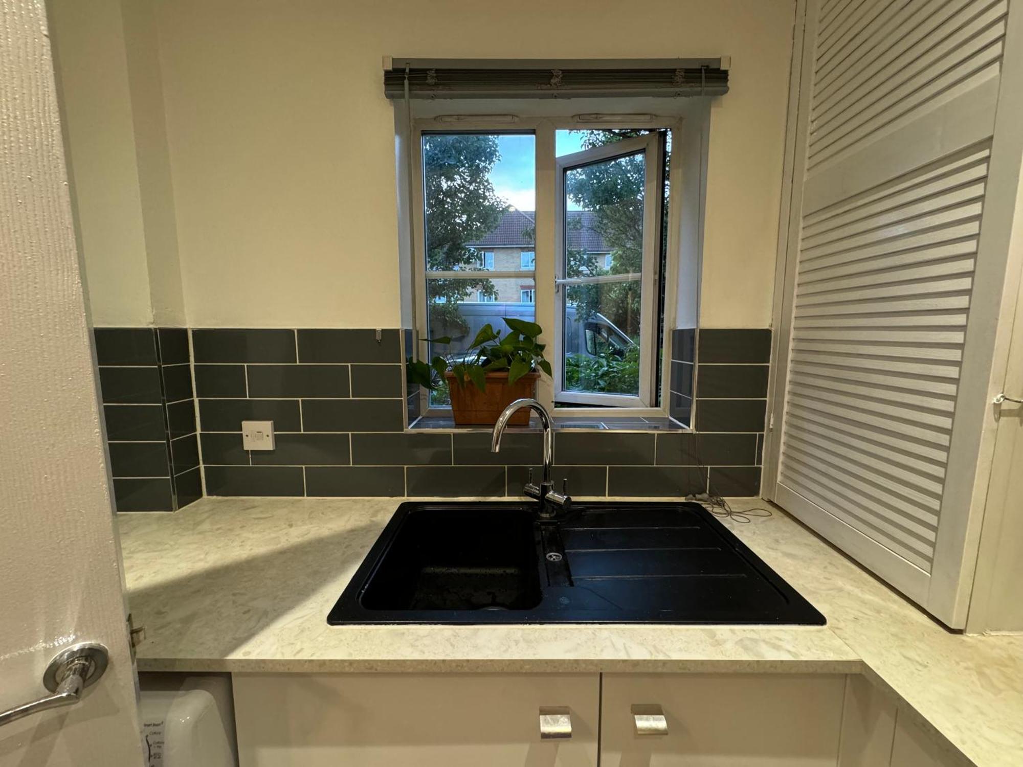Spacious 3 Bedroom Home, With Private Driveway 5 Minutes From Excel Centre & Custom House لندن المظهر الخارجي الصورة